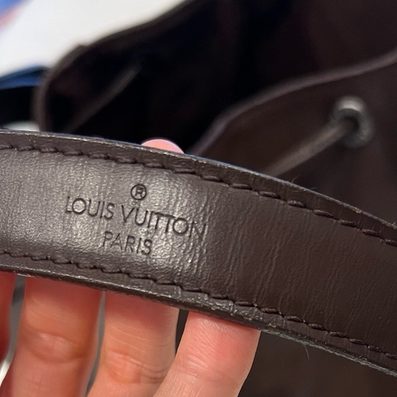 Authentic Mocha LOUIS VUITTON Epi Petit Noe - Picture 3 of 13